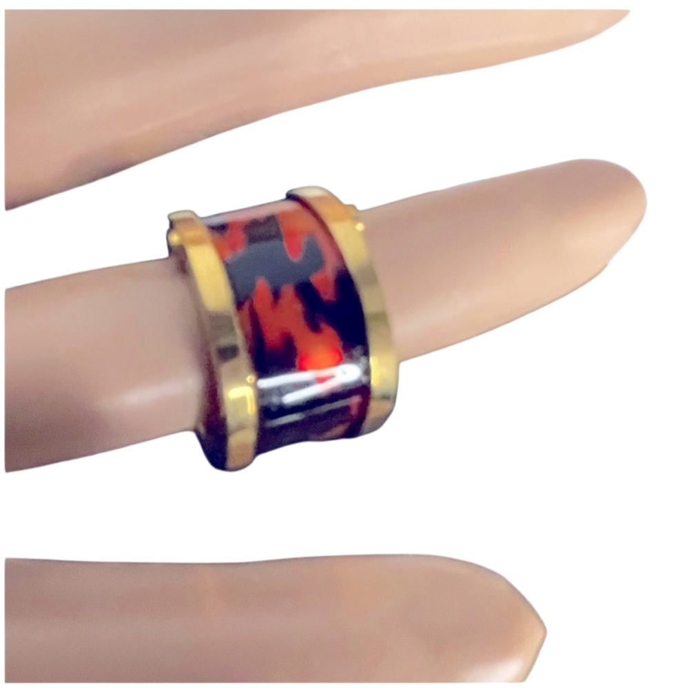 FASHION JEWELRY TORTOISE BARREL RING STAINLESS STEEL GOLD TONE WOMENS SIZE 6